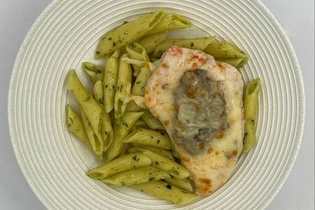 Куриная грудка с грибами и Пенне