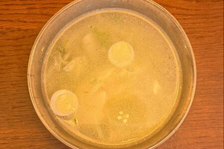 Куриная лапша с перепелиным яйцом