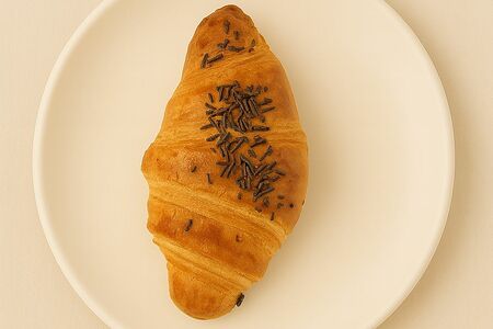 Круассан с шоколадом