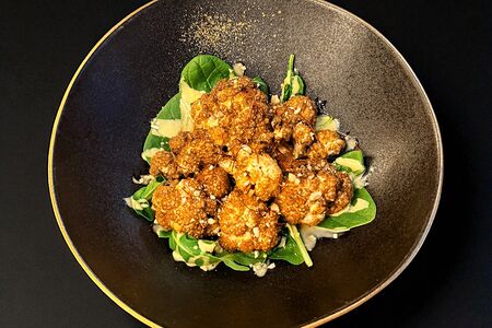 Закуска: Цветная капуста с фирменным соусом