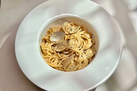 Спагетти с вонголе и мидиями