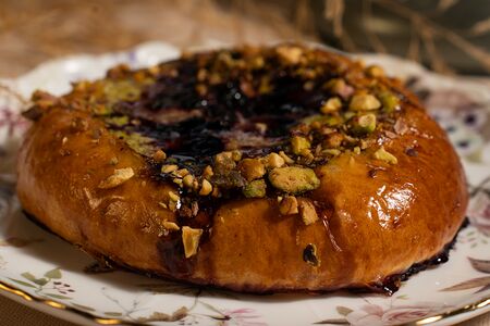  Ватрушка с фисташкой и черникой
