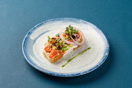 Брускетта с кетой