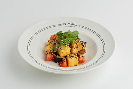 Баклажаны с тофу и помидором