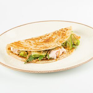 Роти с индейкой и авокадо