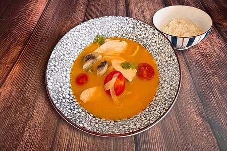 Суп Том ям с курицей 