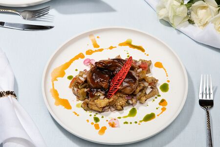 Бараньи язычки в соусе демиглас