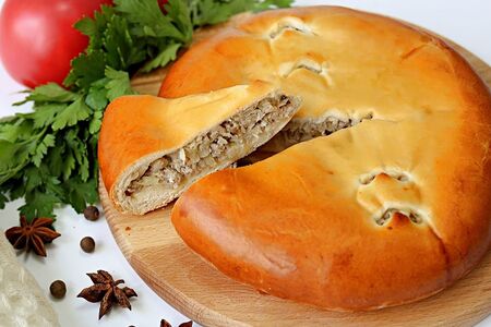 Пирог с мясом и капустой