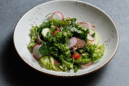 Салат с телячьим языком и кабачками