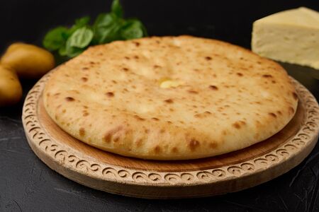 Осетинский пирог с курицей и картошкой