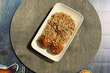 Гречка с котлетами