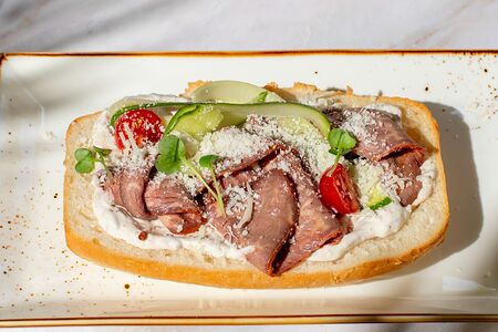 Тост с мраморной говядиной 