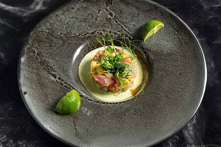 Севиче из сибаса с лаймом и мятой