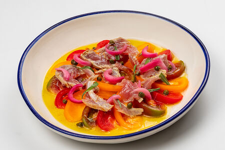 Тунец конфи, эстрагон, томат