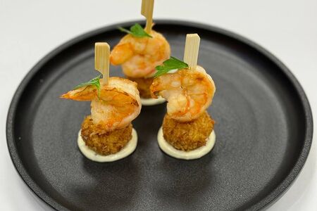 Канапе с креветкой