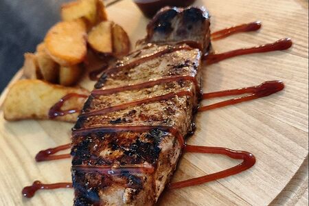 Стейк с картофелем фри