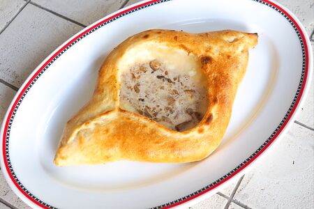 Хачапури по-аджарски с грибами