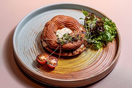 Жюльен с курицей и грибами в заварном кольце