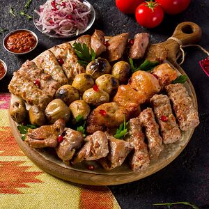 Ассорти шашлыков и кебабов без свинины