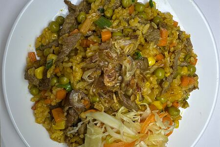 Жареный рис с говядиной 