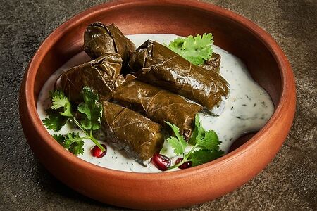 Долма с говядиной с мацони