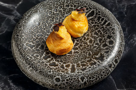 Профитроли с щучьей икрой