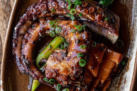 Осьминог, батат, спаржа