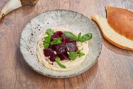 Печеная свекла на креме из кавказских сыров