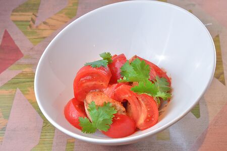 Сезонные томаты с поджаренным шоти