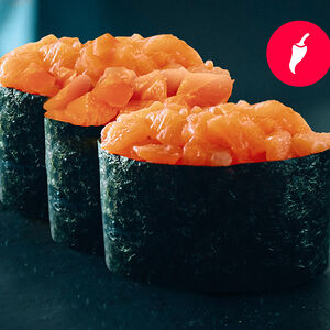 Гункан с копченым лососем (3 шт.)