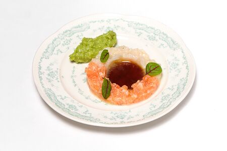 Тартар из гребешка и лосося