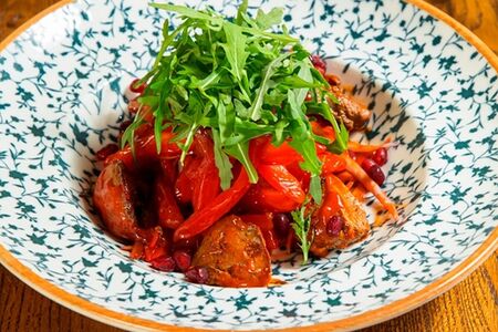 Салат с жареной печенью цыплёнка