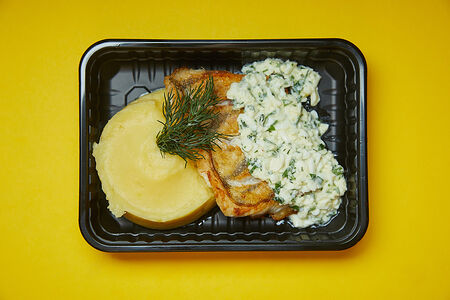 Судак под польским соусом с картофельным пюре