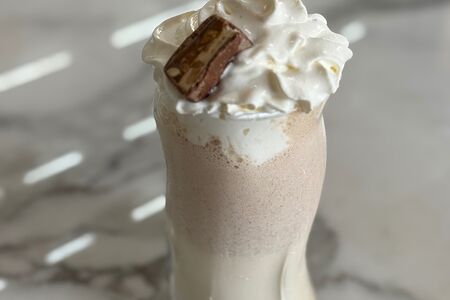 Коктейль Сникерс