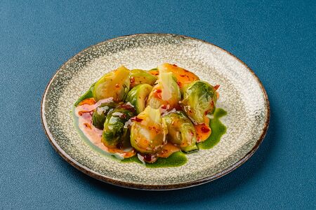 Капуста брюссельская в соусе сладкий чили