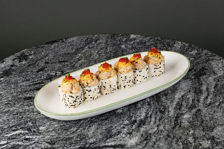 Запеченный ролл с тунцом 