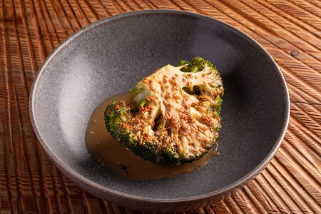 Брокколи с азиатским соусом