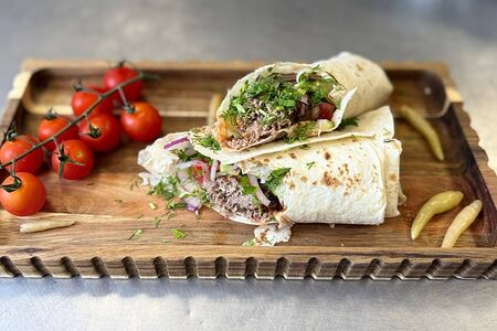 Люля-кебаб в лаваше с бараниной 