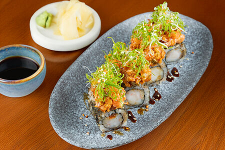 Ролл Острый лосось с креветкой