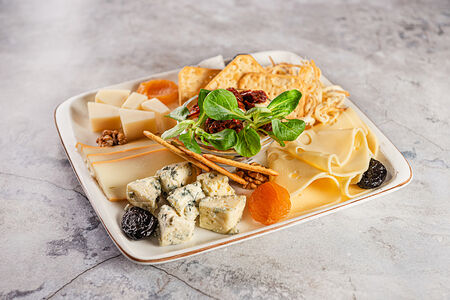 Сырное ассорти Карамболь