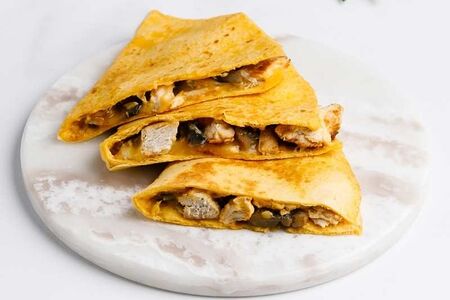 Кесадилья курицa-грибы