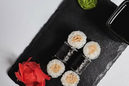 Маки с томаго