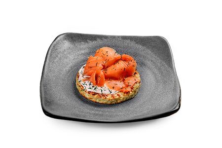 Драник из кабачка с лососем и соусом Кимчи