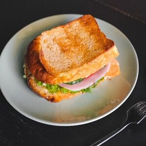 Сэндвич с ветчиной