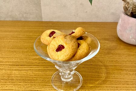 Печенье творожное с вишней 