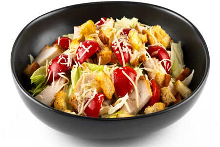 Салат Цезарь с курицей