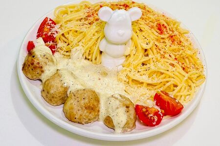 Спагетти с фрикадельками в сливочном соусе