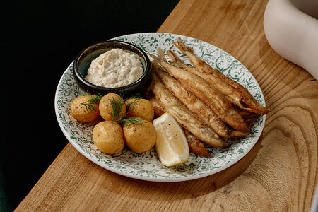 Корюшка с молодым картофелем