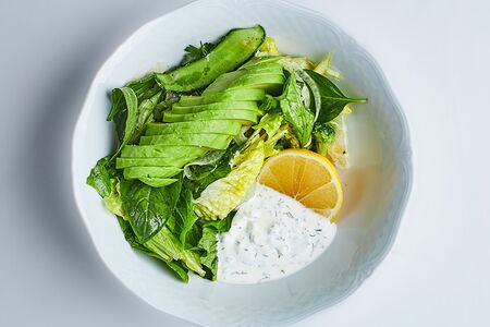 Большой зелёный салат