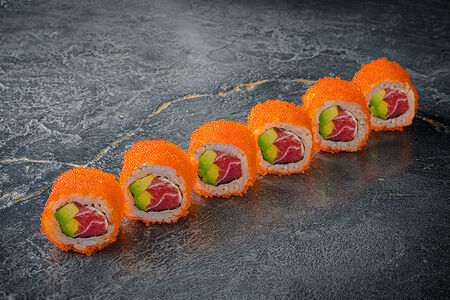 Ролл Калифорния с тунцом Блюфин